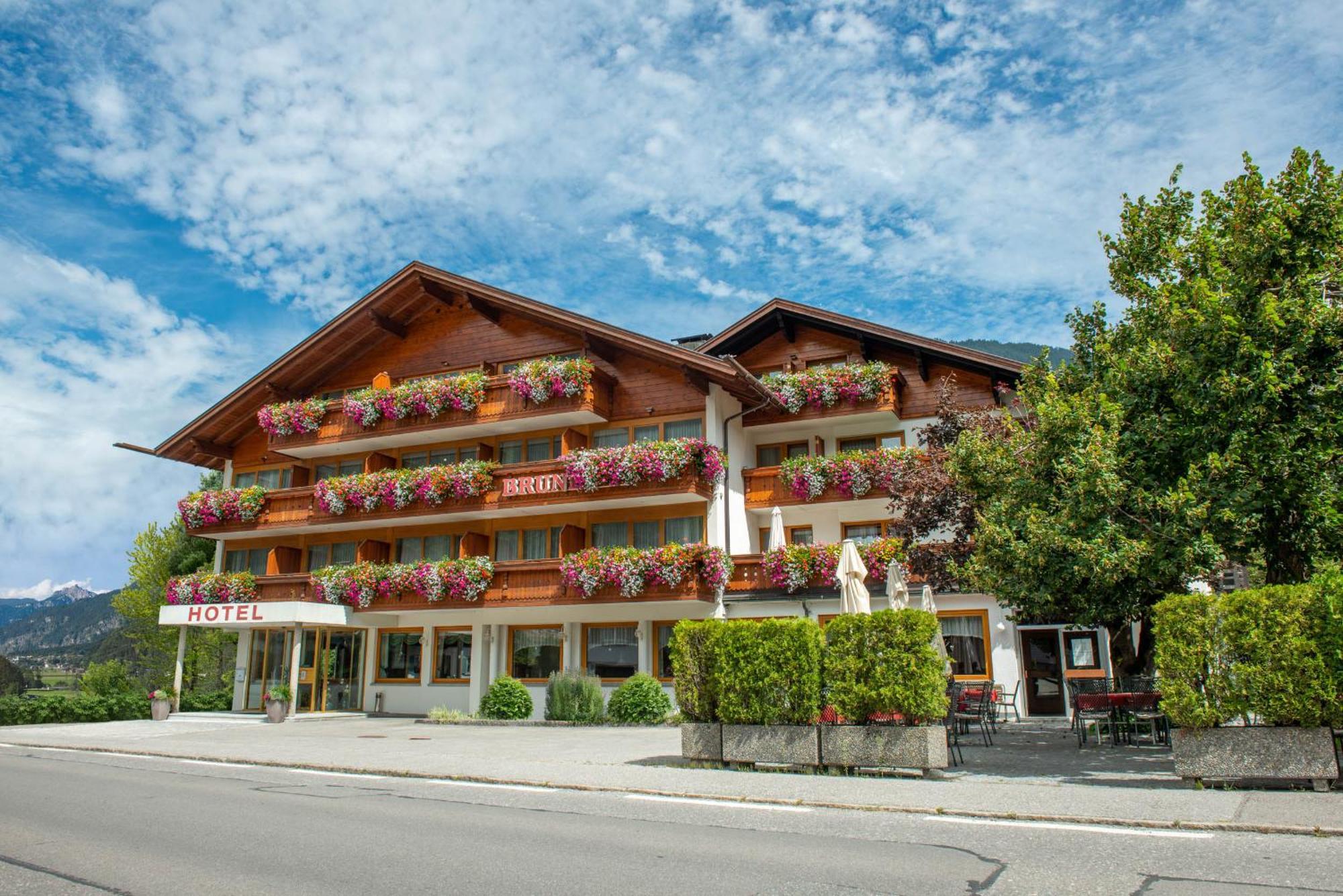 Hotel Brunella Vandans Exteriör bild